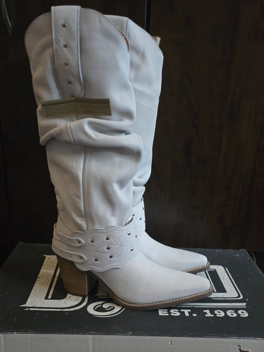 Dingo women boots | D12285 Grit N' Grace in White | Retail price $190